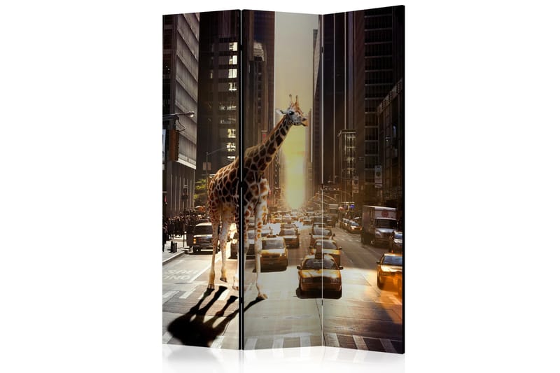 RUMSAVDELARE Giraffe in the Big City 135x172 cm - Artgeist sp. z o. o. - Inredning & dekor - Dekor & inredningsdetaljer - Rumsavdelare