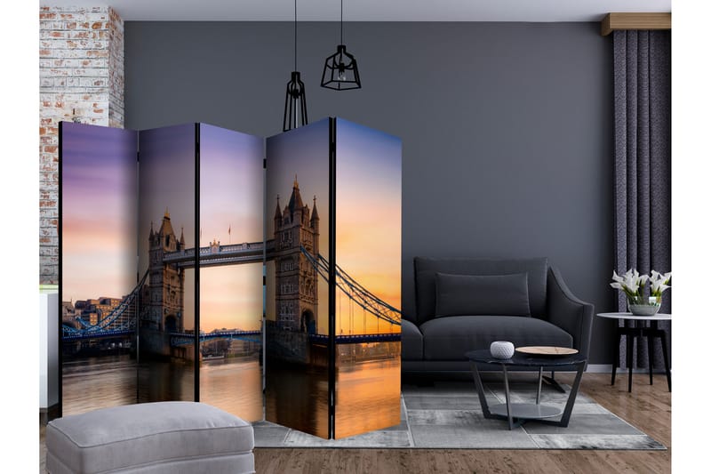 TOWER BRIDGE AT DAWN Rumsavdelare 225x172 cm - Artgeist sp. z o. o. - Inredning & dekor - Dekor & inredningsdetaljer - Rumsavdelare